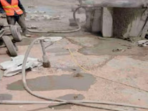 延庆水泥混凝土路面板底注浆技术 路面脱空注浆整治方案